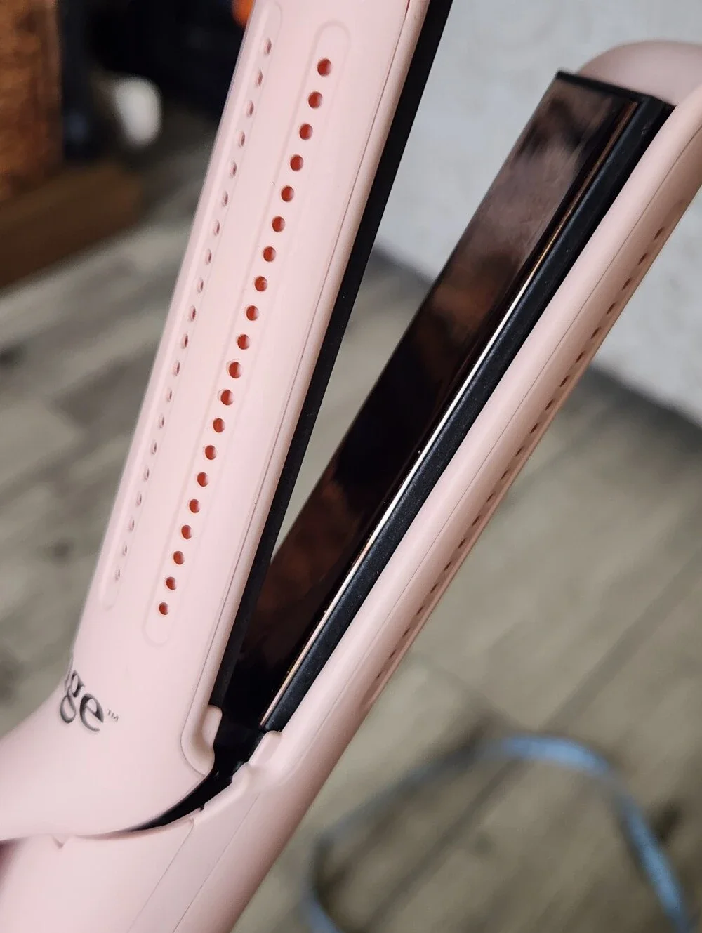 Lange duo hair straightener and curler. Swivel cord.